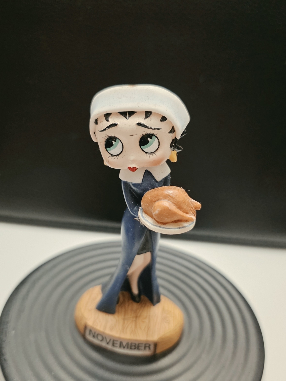 Betty Boop Navy Dress Figurine with White Hat & Tan Turkey